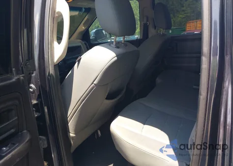 2013 Ram 1500 Express z USA, uszkodzony, nr VIN 1C6RR7FT0DS682032